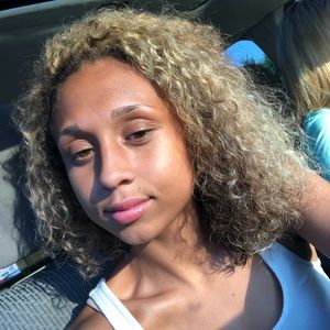 Meet your Posher, Ayanna